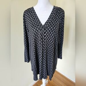 Brand New Croft & Barrow 3/4 Sleeve Black and Gray V-Neck Tunic Top